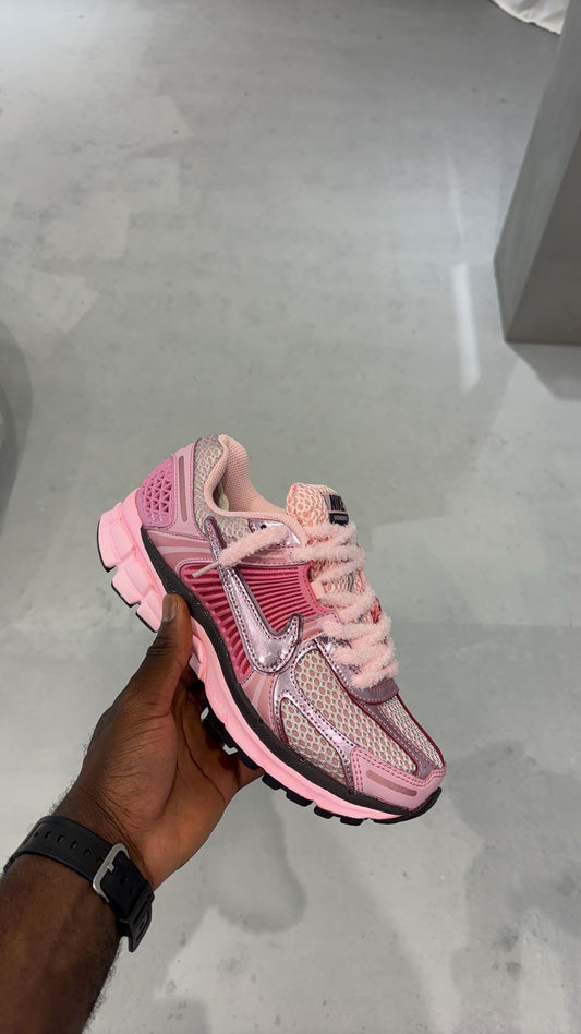 NIKE VOMERO 5 CHROME & CUSTOM ROSE